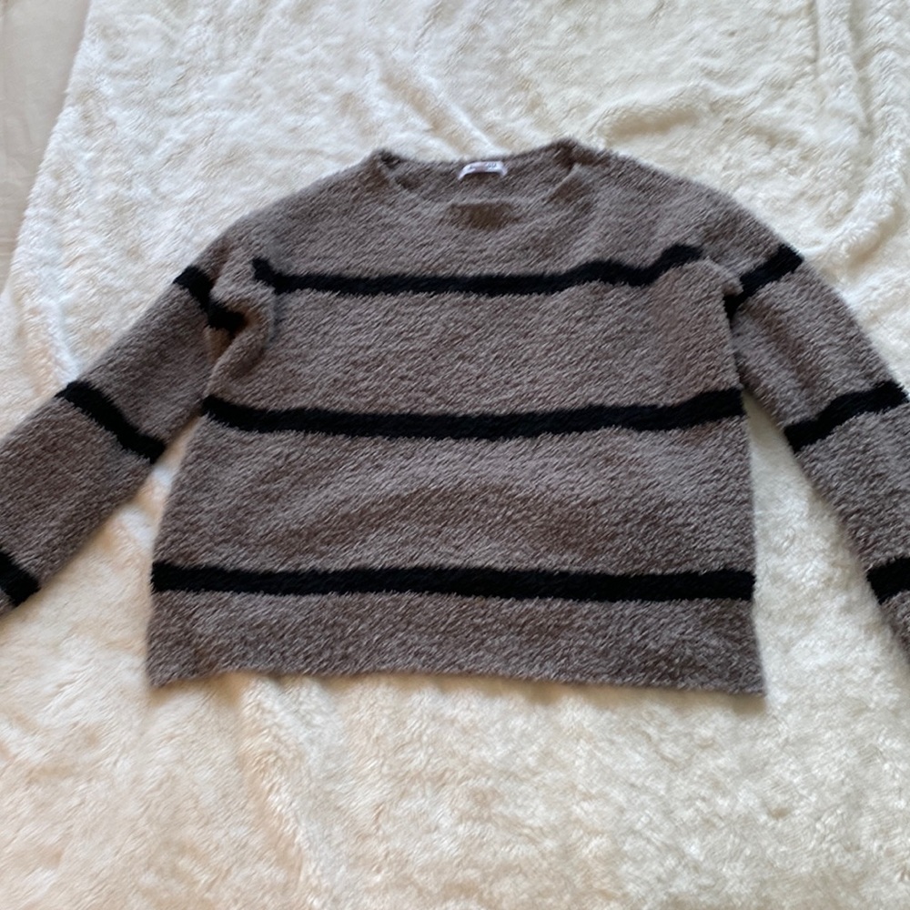 Fuzzy bb Dakota sweater